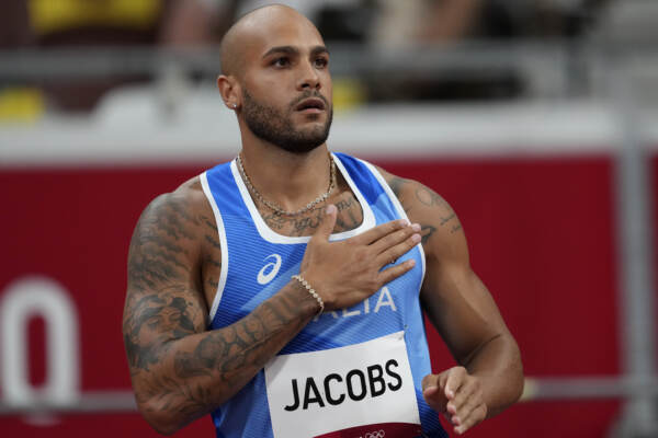 Jacobs oro nei 100 metri con 9"80, è nella storia olimpica | MetroNews