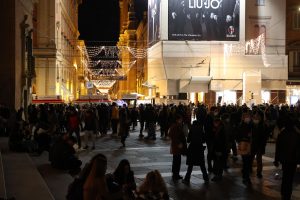 Bologna sfiora i 400 mila residenti