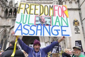 Assange sentenza